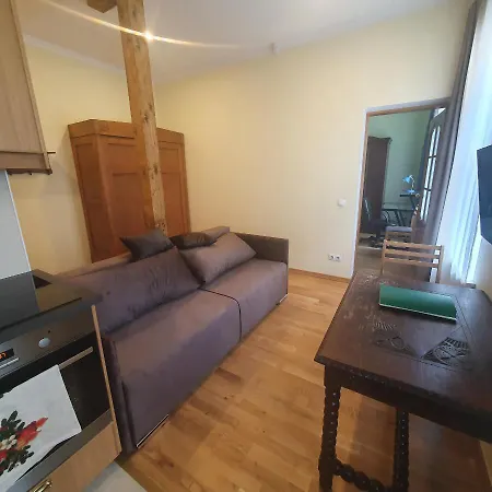 Apartment Hot Ernestines 7-3 Enjoy The Feel Of And History!