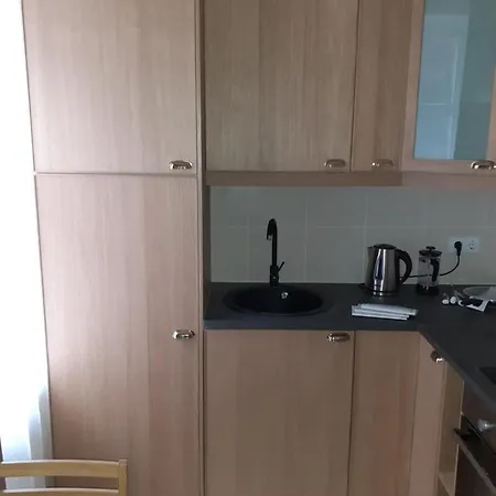 Hot Ernestines 7-3 Enjoy The Feel Of And History!