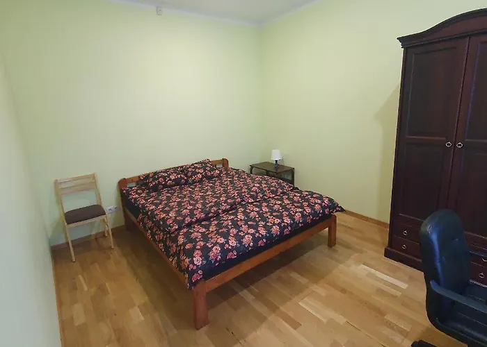 Hot Ernestines 7-3 Enjoy The Feel Of And History! Dzīvoklis